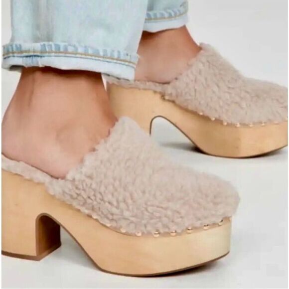 Aster Cream Block Heel Sherpa Faux Fur Platform Clogs Y2K 90’s size 8.5 - Picture 1 of 13